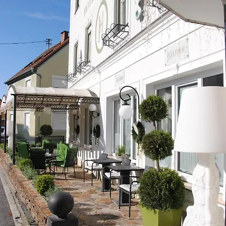 Hubertus Boutiquehotel Fuerstenfeld Hotel 3*